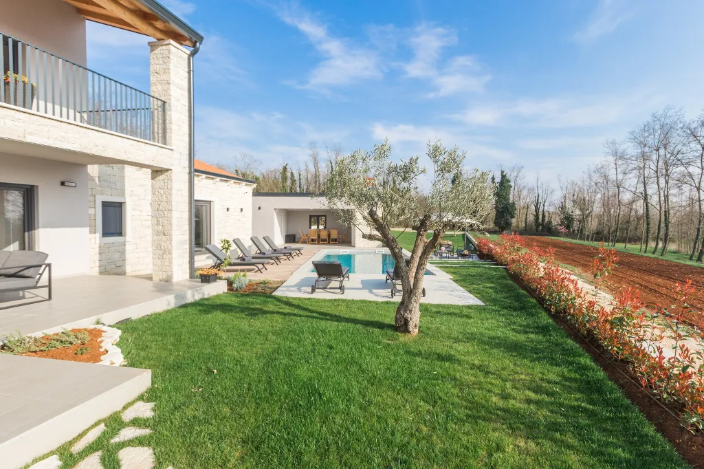 Spacious Family Villa with Pool in Pazin