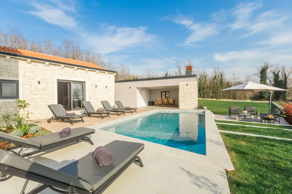 Spacious Family Villa with Pool in Pazin