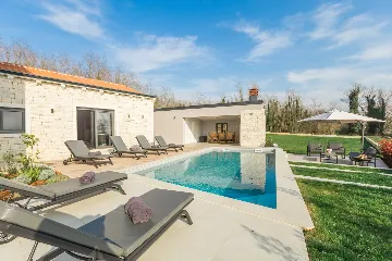 Spacious Family Villa with Pool in Pazin
