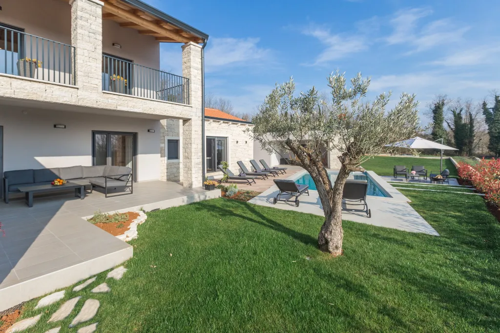 Spacious Family Villa with Pool in Pazin