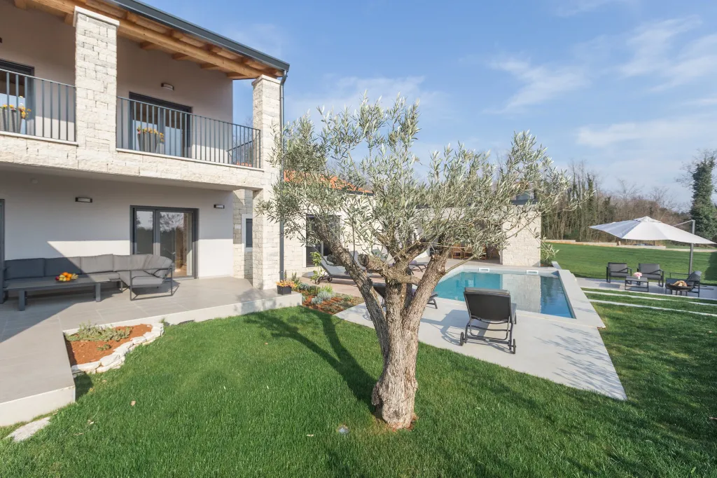 Spacious Family Villa with Pool in Pazin