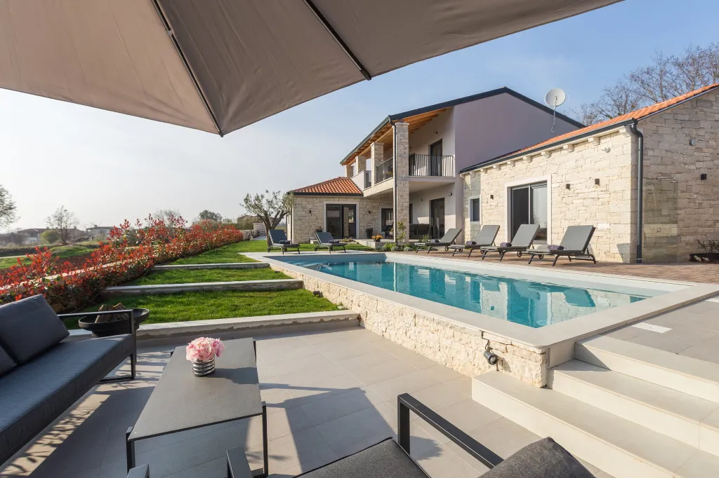 Spacious Family Villa with Pool in Pazin