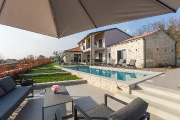 Spacious Family Villa with Pool in Pazin