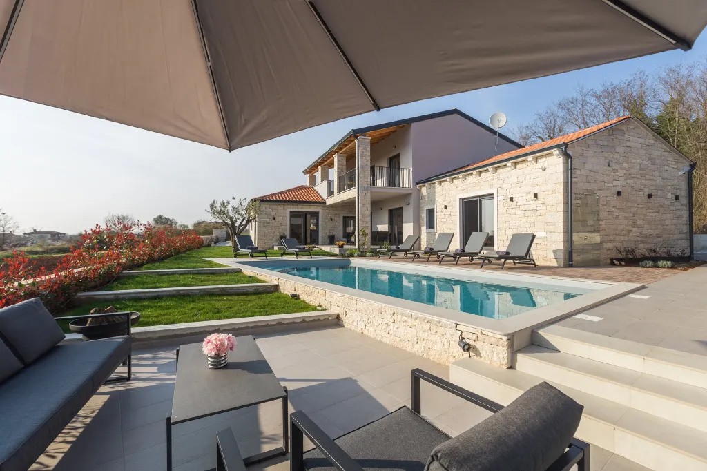 Spacious Family Villa with Pool in Pazin