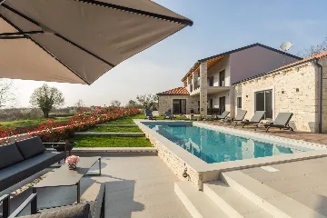 Spacious Family Villa with Pool in Pazin