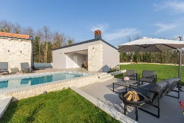 Spacious Family Villa with Pool in Pazin