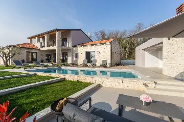 Spacious Family Villa with Pool in Pazin