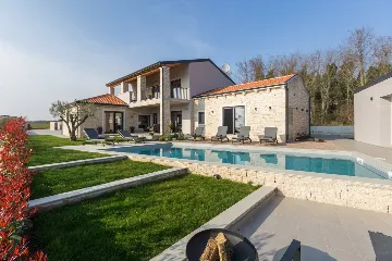 Spacious Family Villa with Pool in Pazin