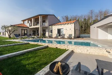 Spacious Family Villa with Pool in Pazin