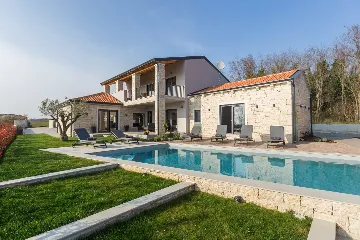 Spacious Family Villa with Pool in Pazin