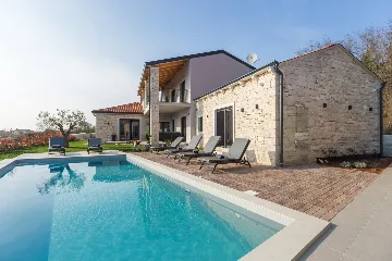 Spacious Family Villa with Pool in Pazin