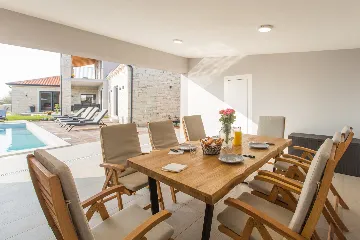 Spacious Family Villa with Pool in Pazin