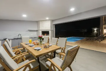 Spacious Family Villa with Pool in Pazin