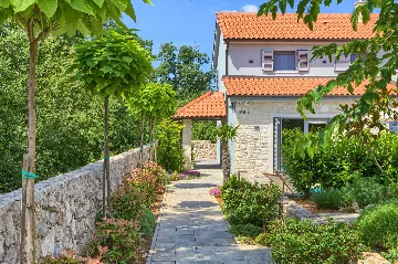 Spacious Family Villa with Heated Pool in Kras