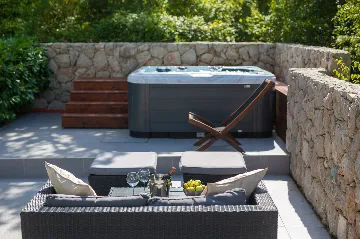 Spacious Family Villa with Heated Pool in Kras