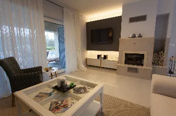 Spacious Family Villa with Heated Pool in Kras