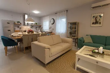 Spacious Family Villa with Heated Pool in Kras