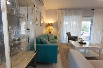 Spacious Family Villa with Heated Pool in Kras