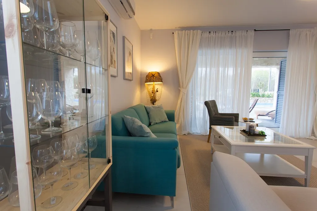 Spacious Family Villa with Heated Pool in Kras