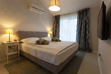 Spacious Family Villa with Heated Pool in Kras