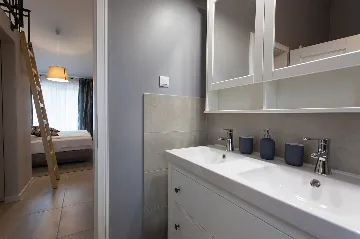 Spacious Family Villa with Heated Pool in Kras