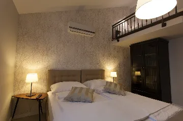 Spacious Family Villa with Heated Pool in Kras