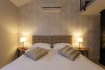 Spacious Family Villa with Heated Pool in Kras