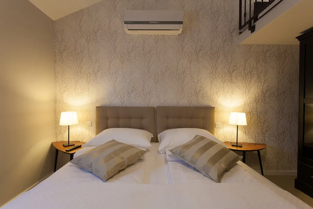 Spacious Family Villa with Heated Pool in Kras