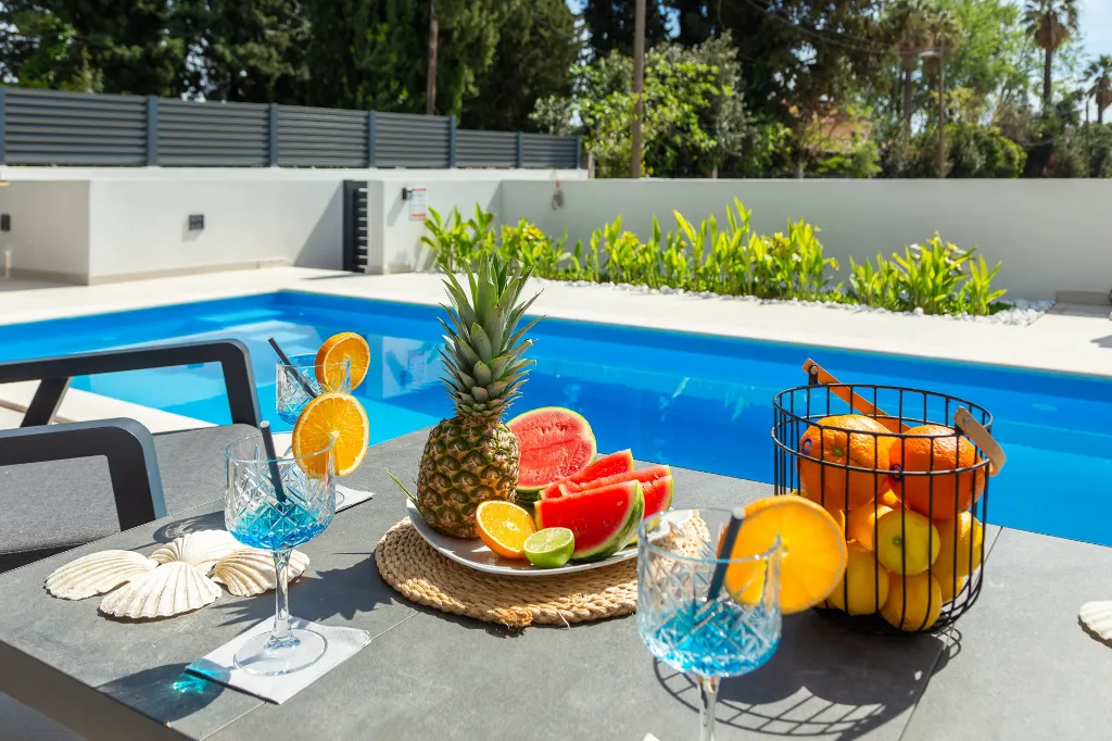 Contemporary Villa with Heated Pool in Kaštel Kambelovac