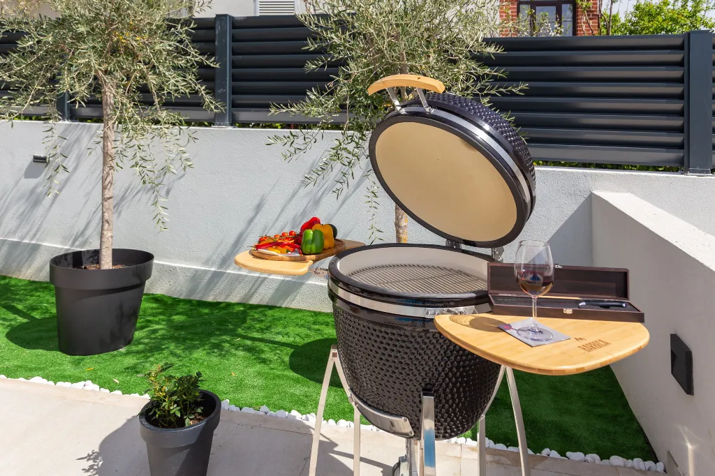 Contemporary Villa with Heated Pool in Kaštel Kambelovac