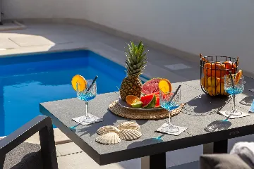 Contemporary Villa with Heated Pool in Kaštel Kambelovac