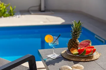 Contemporary Villa with Heated Pool in Kaštel Kambelovac