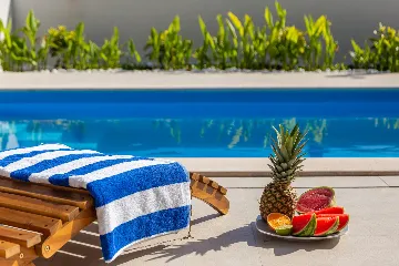 Contemporary Villa with Heated Pool in Kaštel Kambelovac