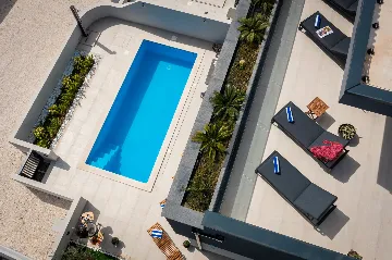 Contemporary Villa with Heated Pool in Kaštel Kambelovac