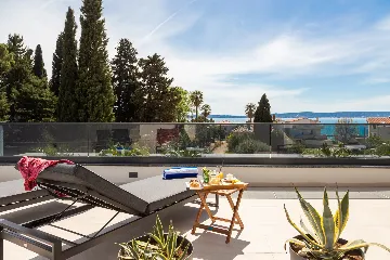 Contemporary Villa with Heated Pool in Kaštel Kambelovac