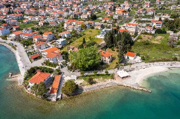 Contemporary Villa with Heated Pool in Kaštel Kambelovac