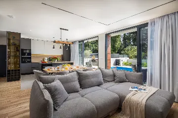 Contemporary Villa with Heated Pool in Kaštel Kambelovac