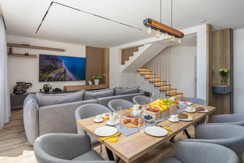 Contemporary Villa with Heated Pool in Kaštel Kambelovac