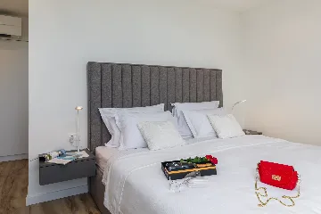 Contemporary Villa with Heated Pool in Kaštel Kambelovac