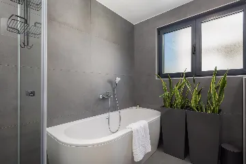 Contemporary Villa with Heated Pool in Kaštel Kambelovac