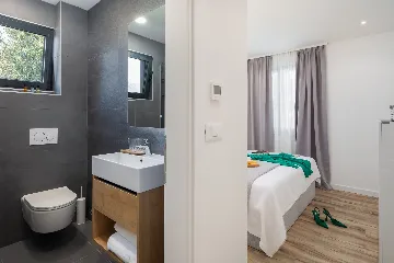 Contemporary Villa with Heated Pool in Kaštel Kambelovac