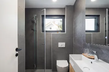 Contemporary Villa with Heated Pool in Kaštel Kambelovac