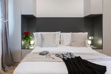 Contemporary Villa with Heated Pool in Kaštel Kambelovac