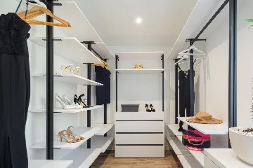 Contemporary Villa with Heated Pool in Kaštel Kambelovac