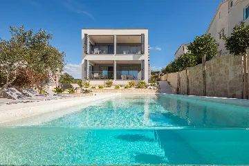 Seaside Retreat Villa with Infinity Pool in Sevid