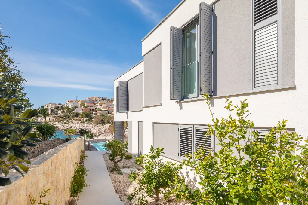 Seaside Retreat Villa with Infinity Pool in Sevid
