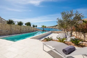 Seaside Retreat Villa with Infinity Pool in Sevid