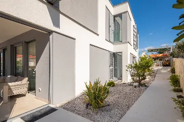 Seaside Retreat Villa with Infinity Pool in Sevid