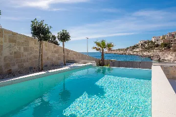 Seaside Retreat Villa with Infinity Pool in Sevid