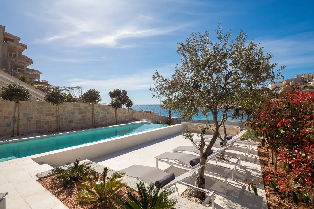 Seaside Retreat Villa with Infinity Pool in Sevid